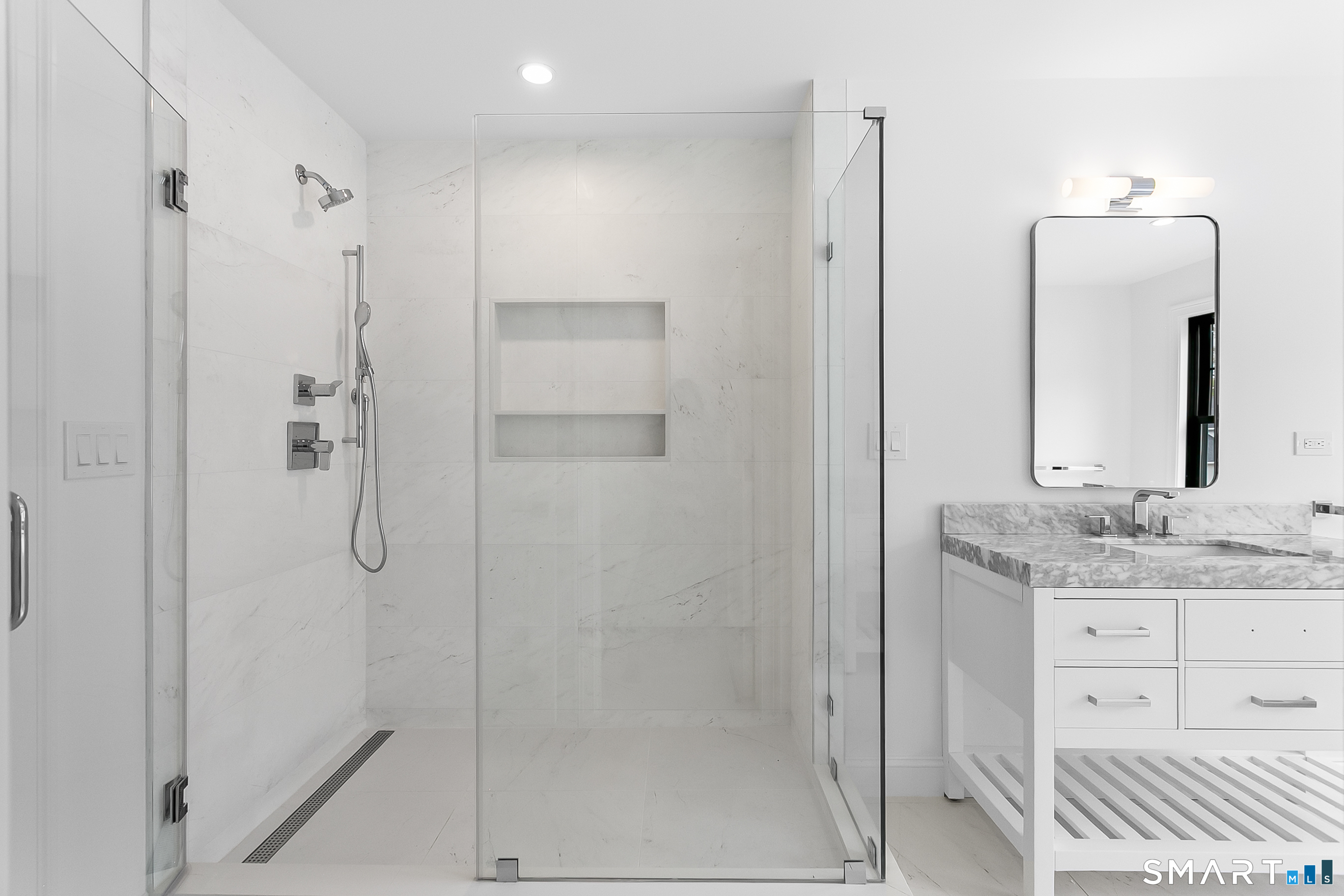 80 Oronoque Hills Road Stratford, CT 06614 - Photo 5 of 28