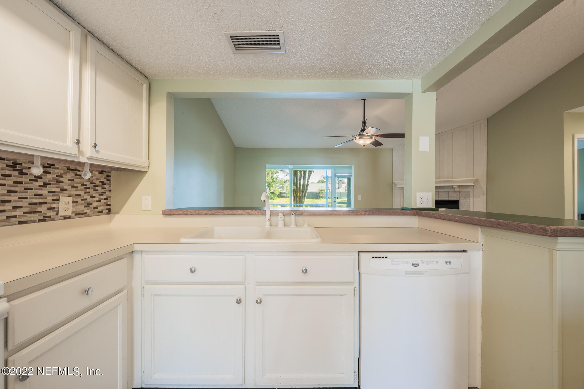 111 Cranes Lake Drive Ponte Vedra Beach, FL 32082 - Photo 15 of 35 Kitchen to Living Room