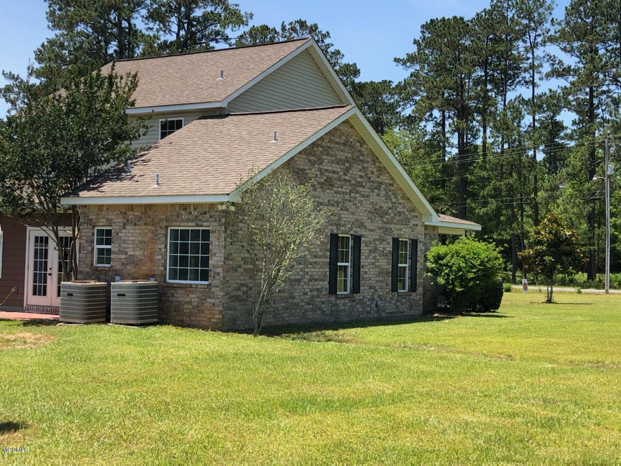 158 Rock Ranch Road Picayune, MS 39466 - Photo 4 of 34 side yard