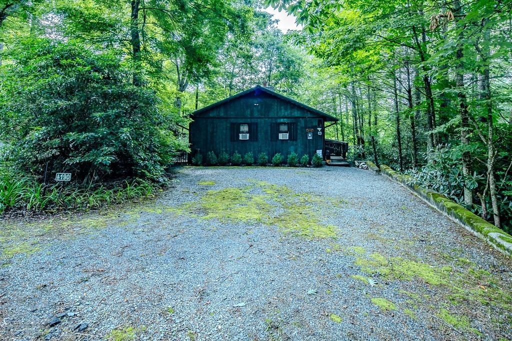 190 Spruce Pine Road Newland, NC 28657 - Photo 4 of 45