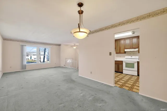 $332,000 | 3507 South Roxbury Circle, Bloomington, IN 47401