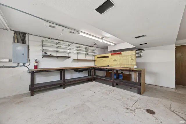 $332,000 | 3507 South Roxbury Circle, Bloomington, IN 47401