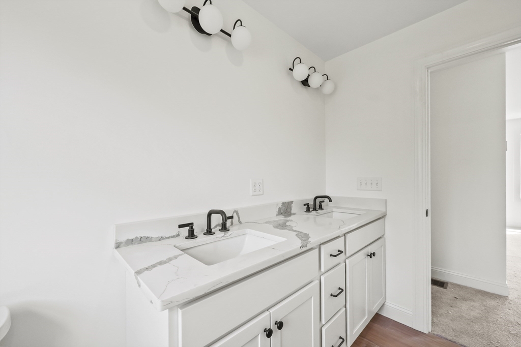 145 Turner Farm Road Uxbridge, MA 01569 - Photo 8 of 12