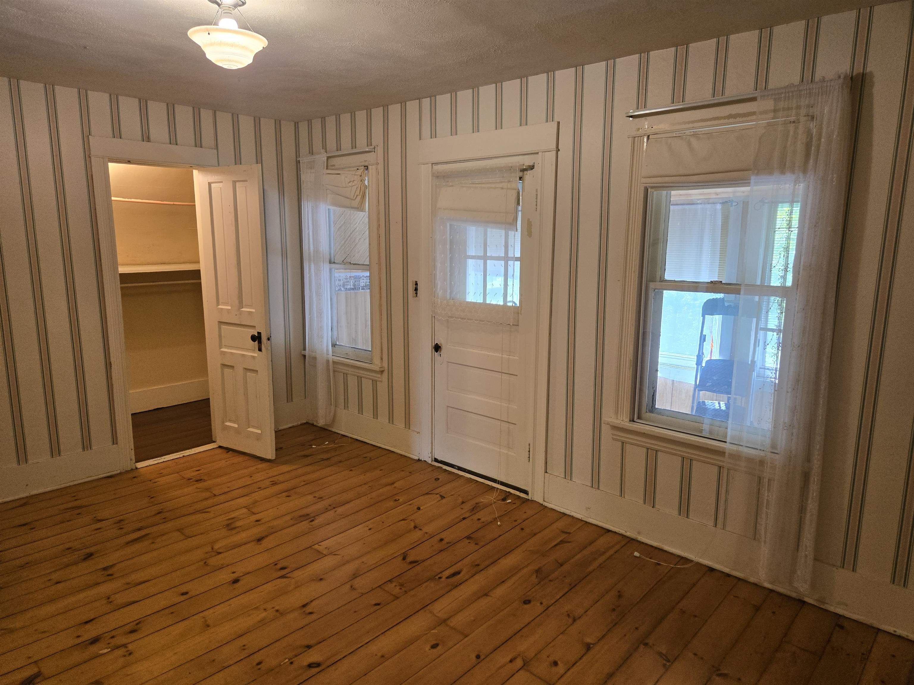 1724 Parmenter Street Middleton, WI 53562 - Photo 26 of 35