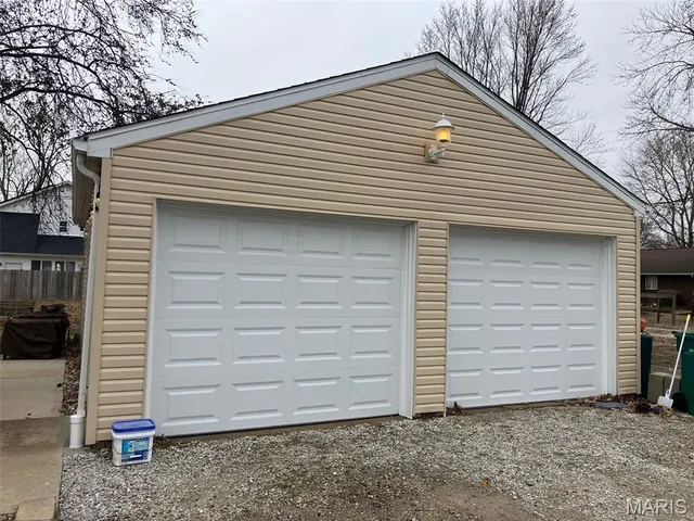 $189,900 | 1711 Livingston Street, Carlyle, IL 62231