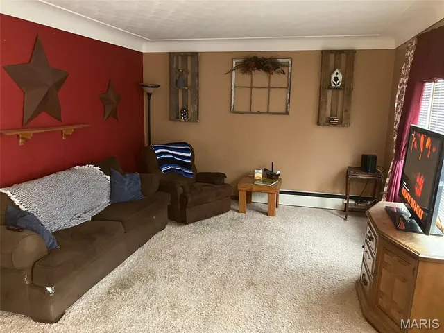 $189,900 | 1711 Livingston Street, Carlyle, IL 62231