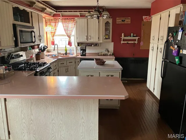 $189,900 | 1711 Livingston Street, Carlyle, IL 62231