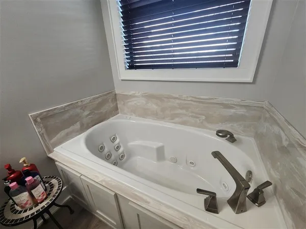 $450,000 | 1503 North Wallace Pointe Drive, Lake Charles, LA 70611