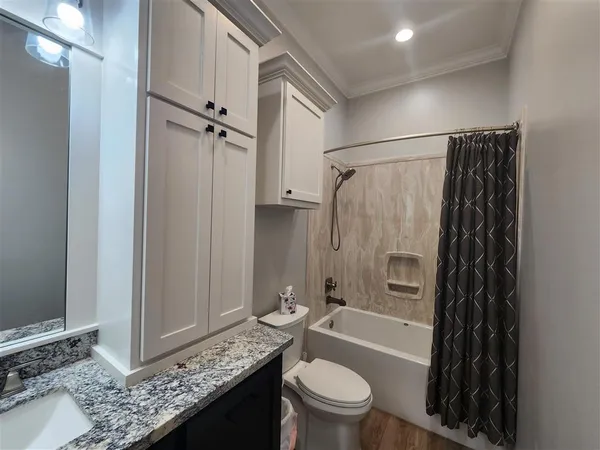 $450,000 | 1503 North Wallace Pointe Drive, Lake Charles, LA 70611