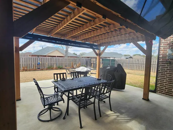 $450,000 | 1503 North Wallace Pointe Drive, Lake Charles, LA 70611