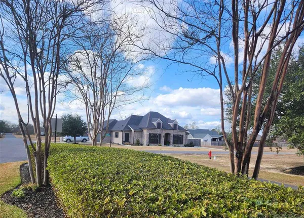 $450,000 | 1503 North Wallace Pointe Drive, Lake Charles, LA 70611
