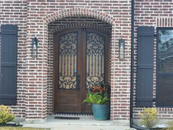 $450,000 | 1503 North Wallace Pointe Drive, Lake Charles, LA 70611