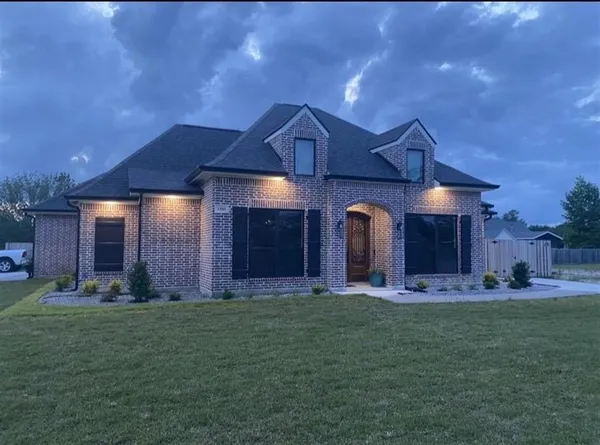 $450,000 | 1503 North Wallace Pointe Drive, Lake Charles, LA 70611