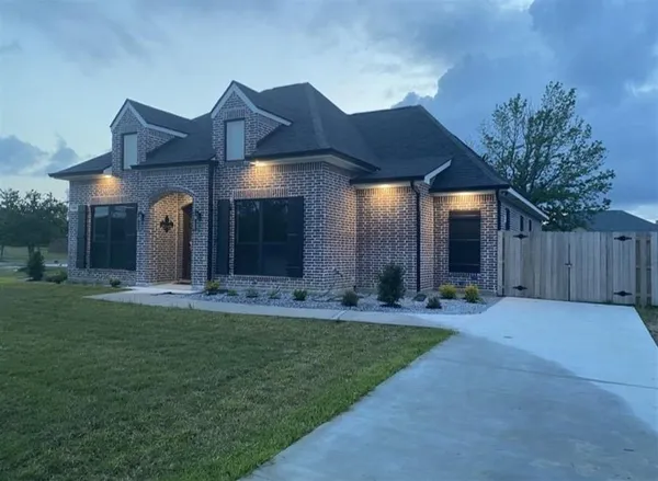 $450,000 | 1503 North Wallace Pointe Drive, Lake Charles, LA 70611