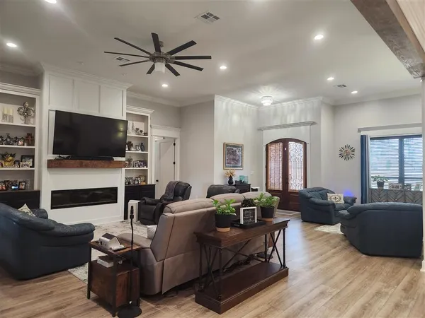 $450,000 | 1503 North Wallace Pointe Drive, Lake Charles, LA 70611