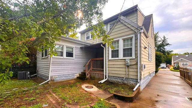 $259,000 | 2612 89th Place, Evergreen Park, IL 60805