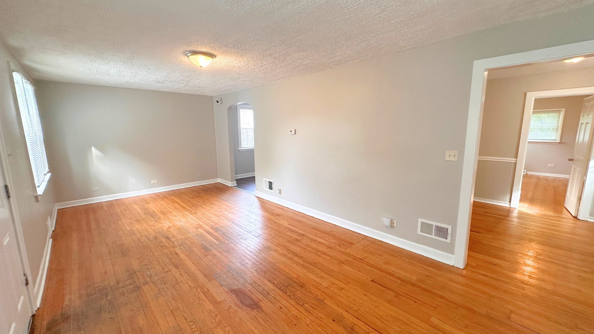 2612 89th Place Evergreen Park, IL 60805 - Photo 2 of 15