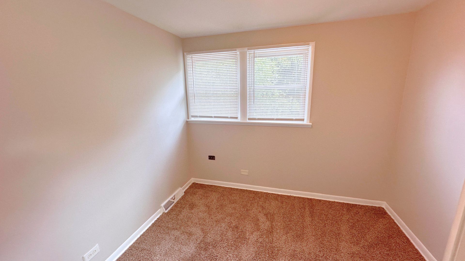 2612 89th Place Evergreen Park, IL 60805 - Photo 8 of 15