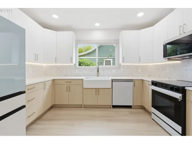 $999,900 | 437 Northeast Fargo Street, Portland, OR 97212