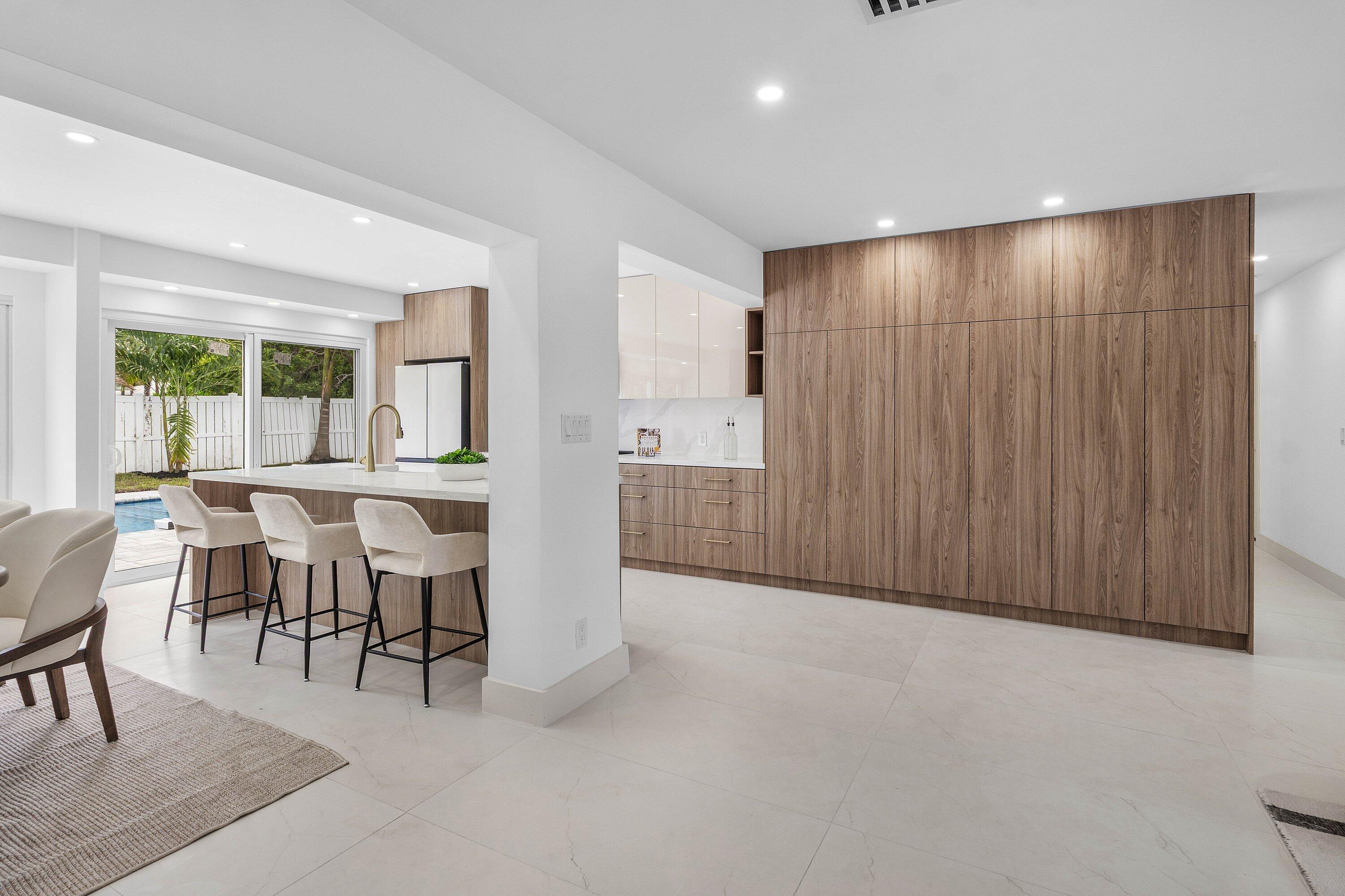 921 Southwest 11th Terrace Boca Raton, FL 33486 - Photo 5 of 18 011-921Southwest11thTerrace-BocaRaton-FL