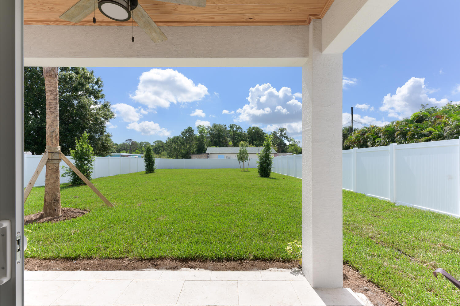 18058 Limestone Creek Road Jupiter, FL 33458 - Photo 26 of 30 a view of a garden