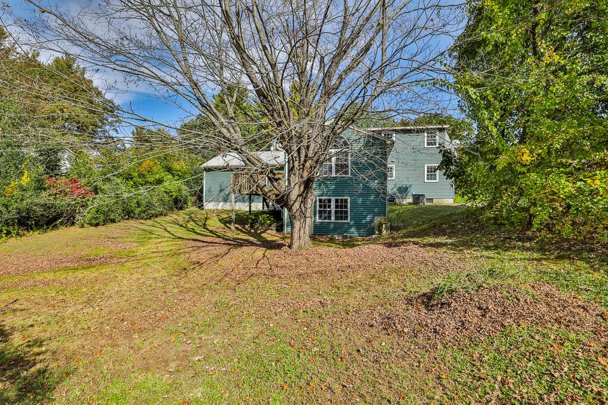 95 Chase Road Londonderry, NH 03053 - Photo 8 of 36