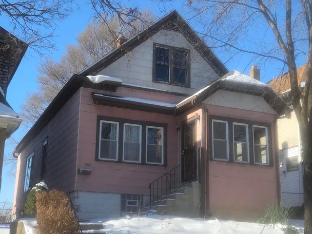 $219,800 | 1035 South 33rd Street, Milwaukee, WI 53215