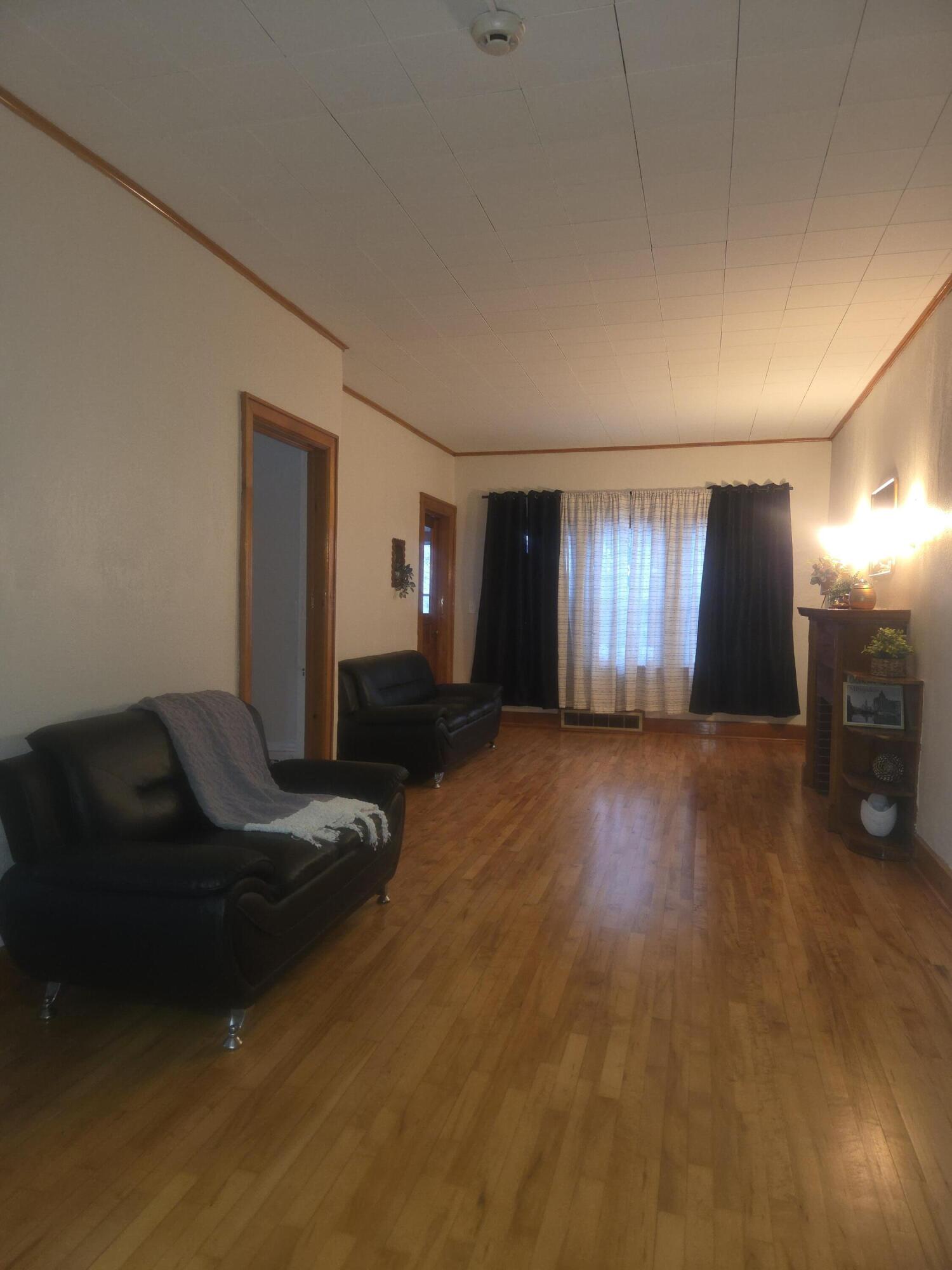 1035 South 33rd Street Milwaukee, WI 53215 - Photo 12 of 33 1000068056