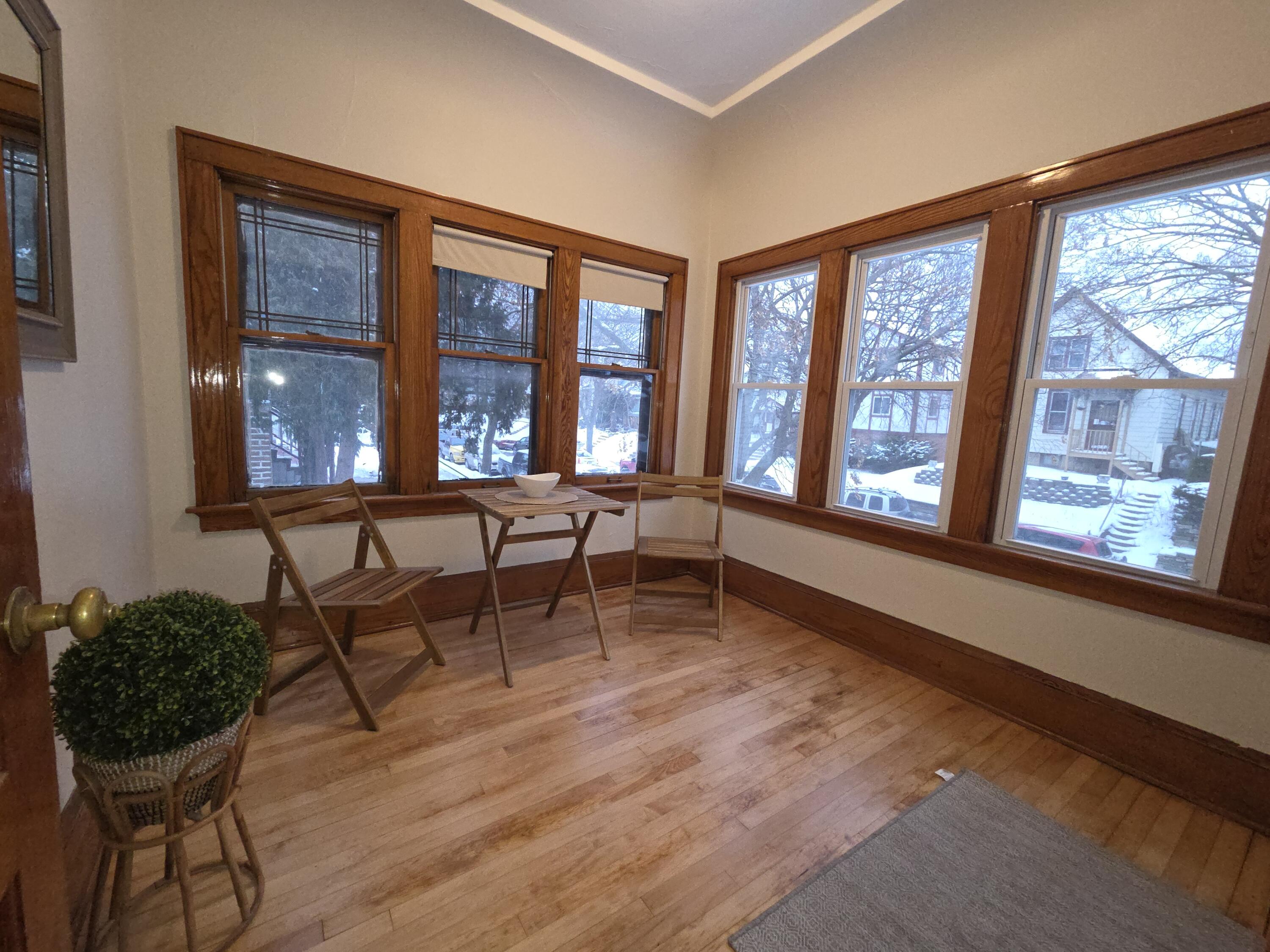 1035 South 33rd Street Milwaukee, WI 53215 - Photo 3 of 33 1000068067