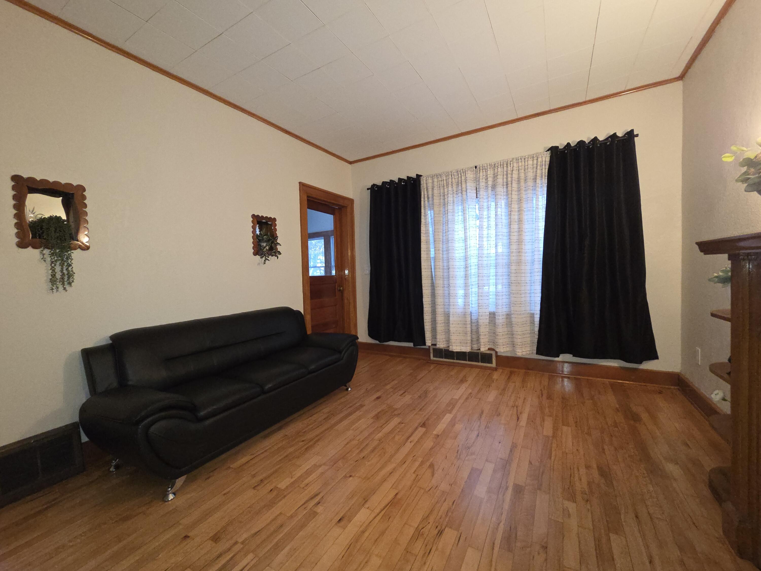 1035 South 33rd Street Milwaukee, WI 53215 - Photo 6 of 33 1000068064