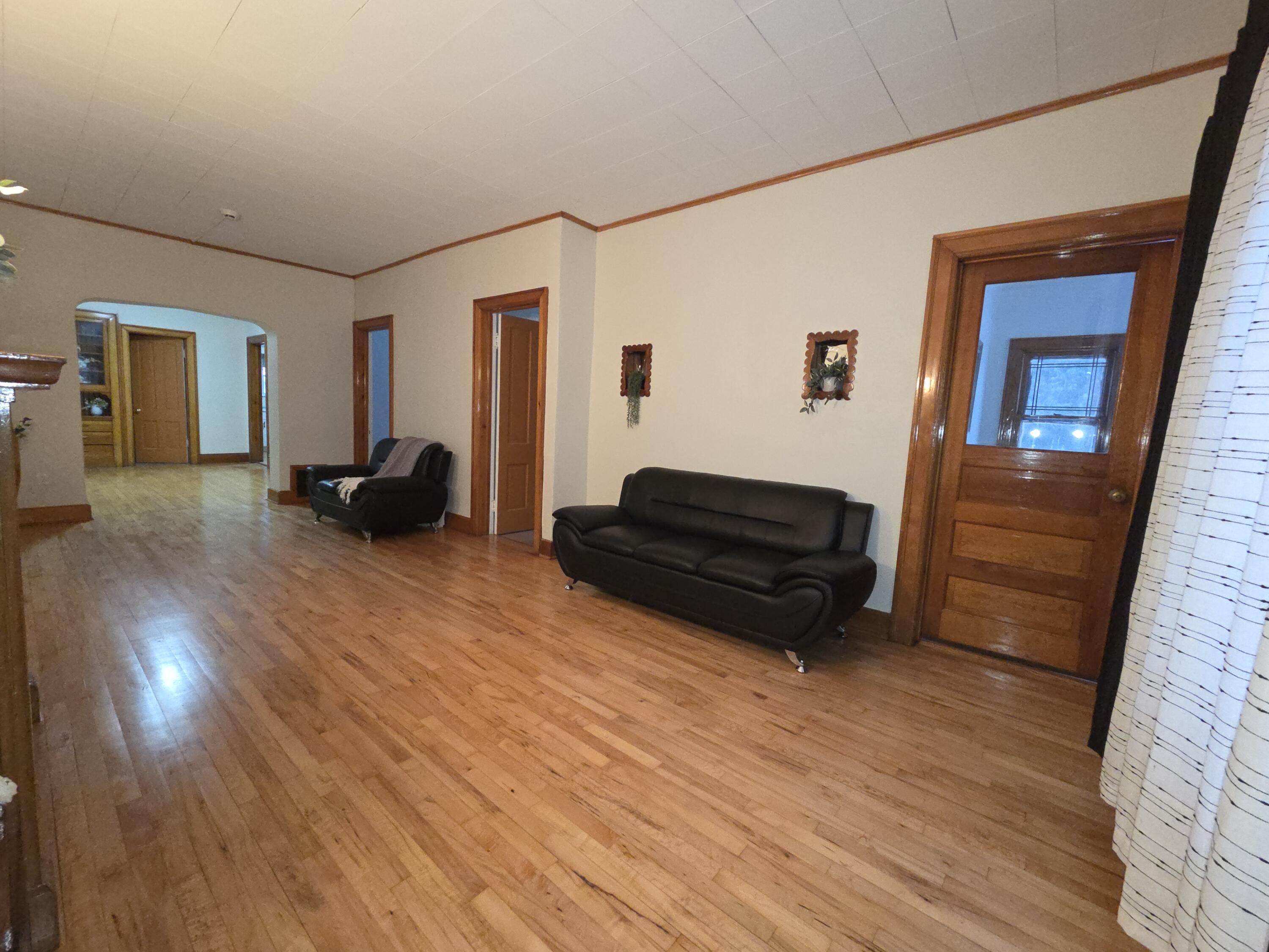 1035 South 33rd Street Milwaukee, WI 53215 - Photo 8 of 33 1000068062