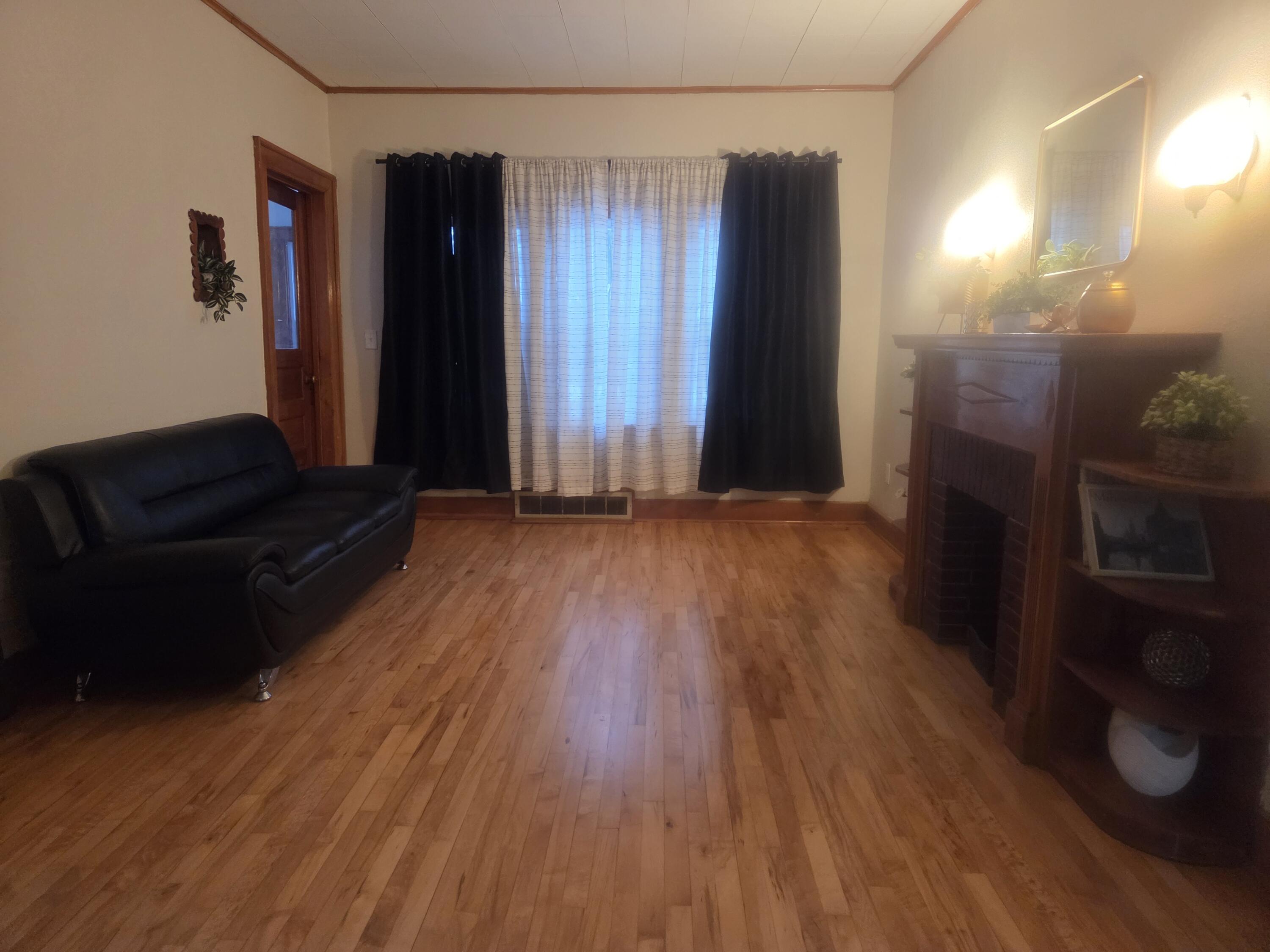 1035 South 33rd Street Milwaukee, WI 53215 - Photo 10 of 33 1000068058