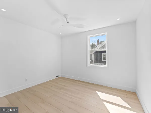 $469,900 | 300 West Holly Avenue, Oaklyn, NJ 08107