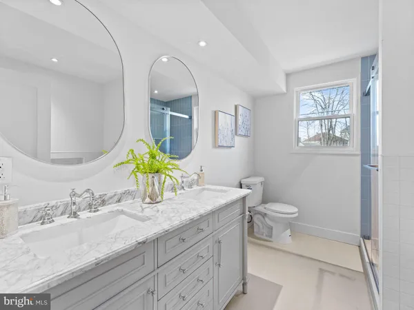 $469,900 | 300 West Holly Avenue, Oaklyn, NJ 08107