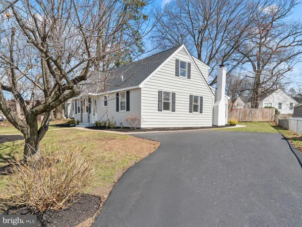 $469,900 | 300 West Holly Avenue, Oaklyn, NJ 08107