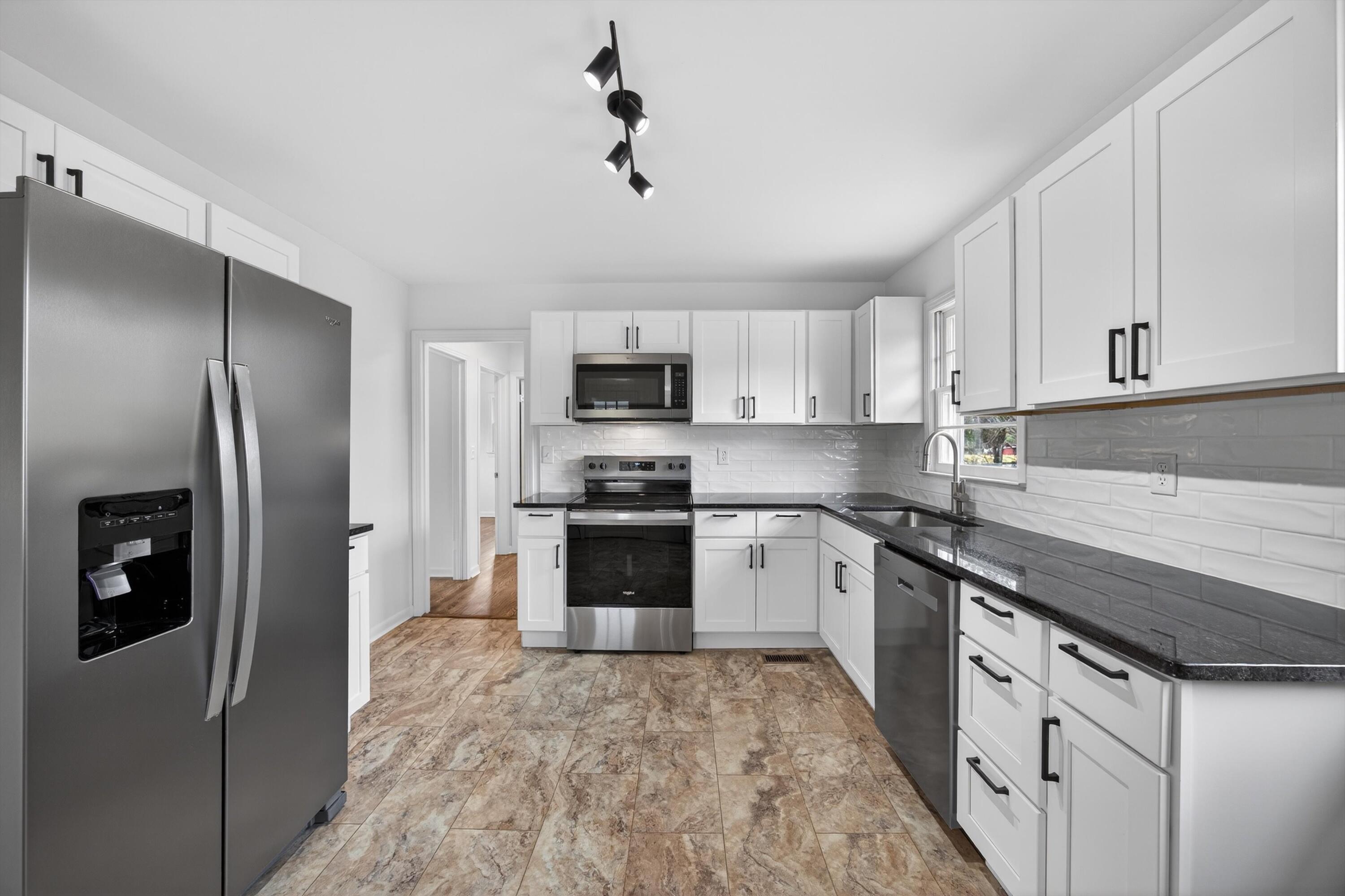 5220 Upper River Road Northeast Charleston, TN 37310 - Photo 3 of 25 10-090A3900