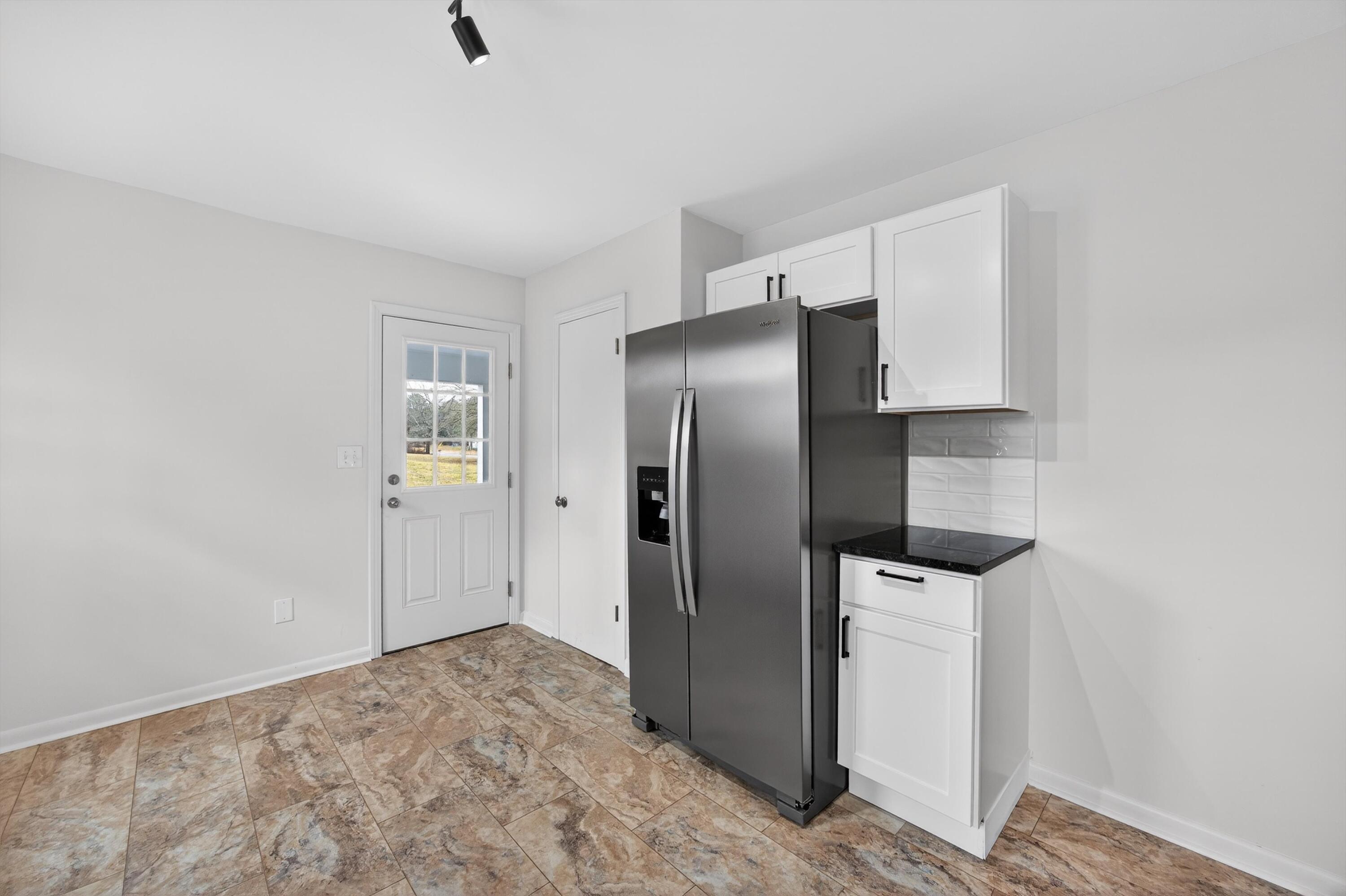 5220 Upper River Road Northeast Charleston, TN 37310 - Photo 4 of 25 11-090A3905