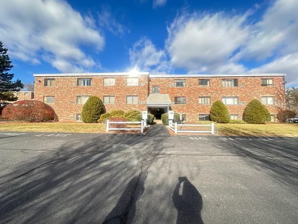 $1,700 | 67 Milliken Avenue, Unit 21B, Franklin, MA 02038