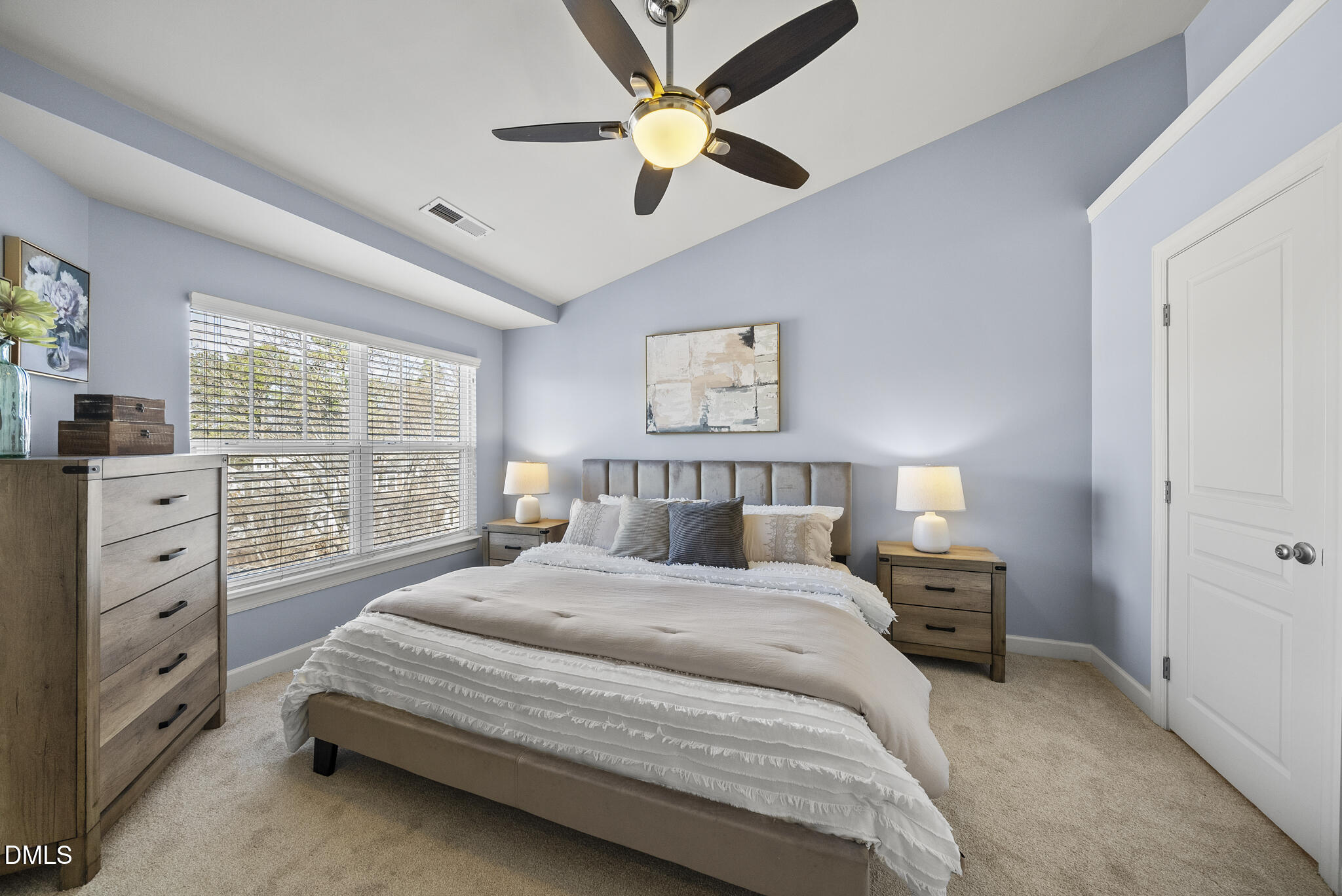 8041 Sycamore Hill Lane Raleigh, NC 27612 - Photo 5 of 28 DSC04945