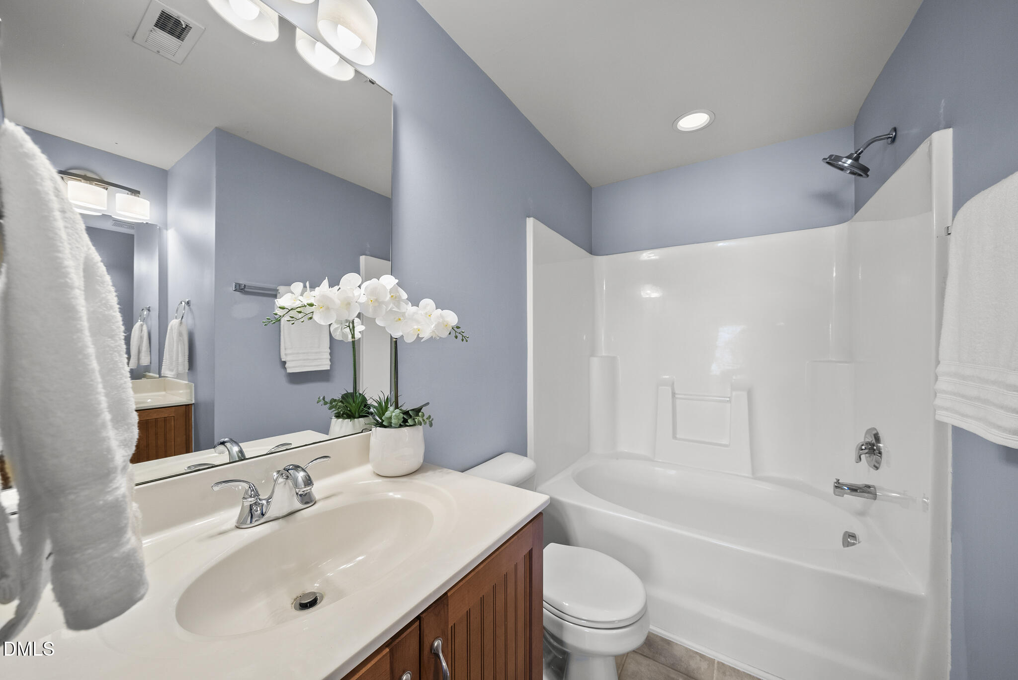 8041 Sycamore Hill Lane Raleigh, NC 27612 - Photo 6 of 28 DSC04951