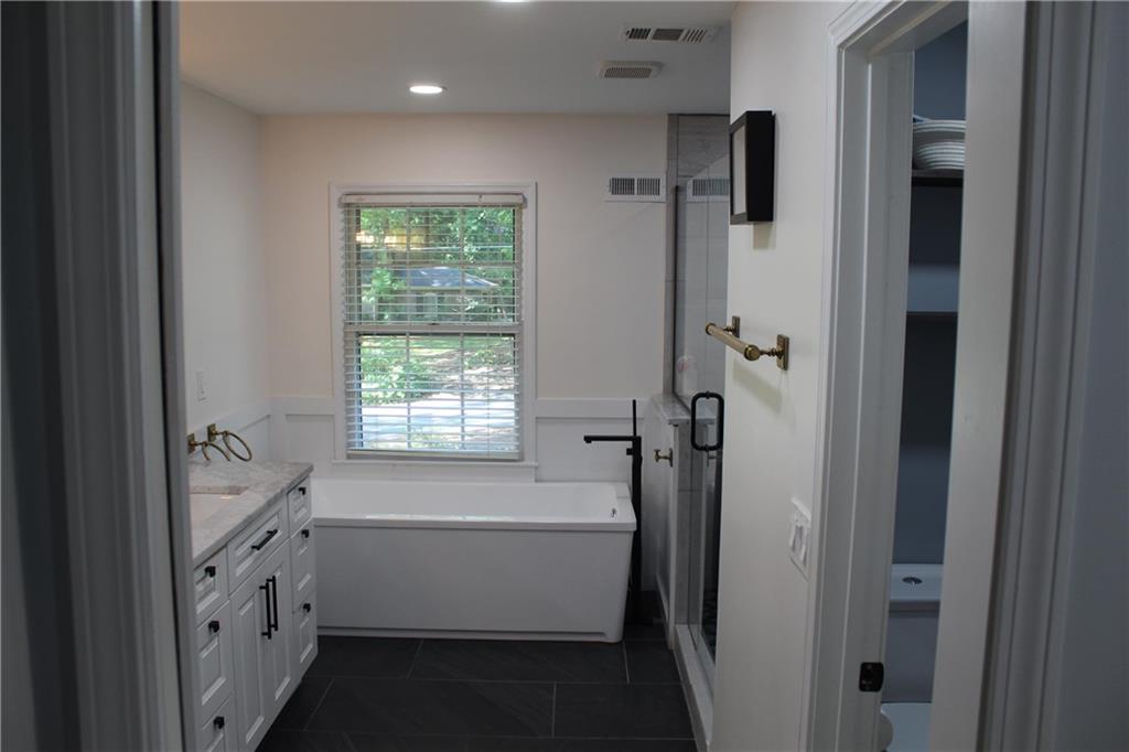 4989 Mountclaire Road Stone Mountain, GA 30087 - Photo 14 of 24
