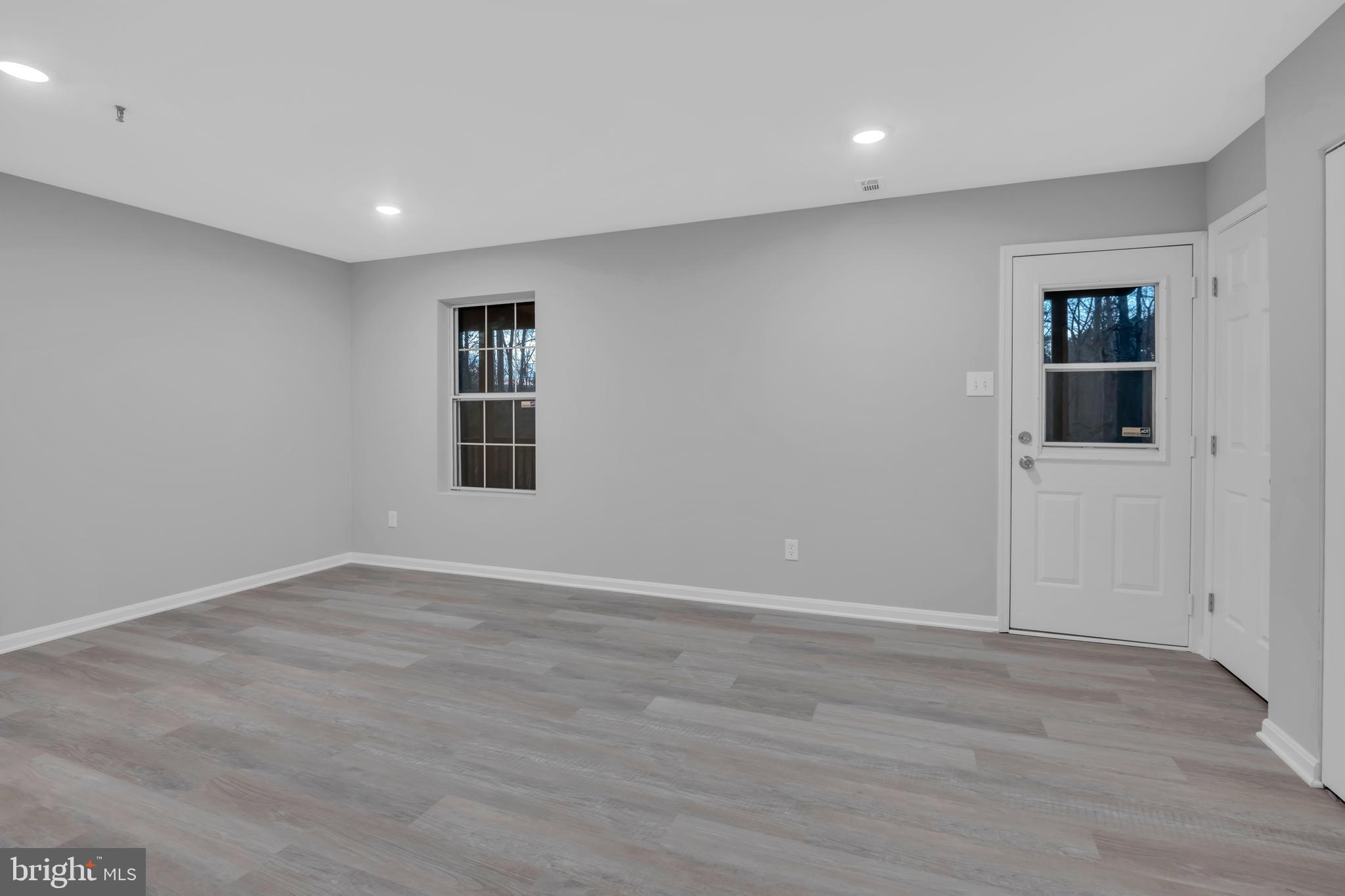9211 Fairlane Place Laurel, MD 20708 - Photo 8 of 31 Gallery Image 8