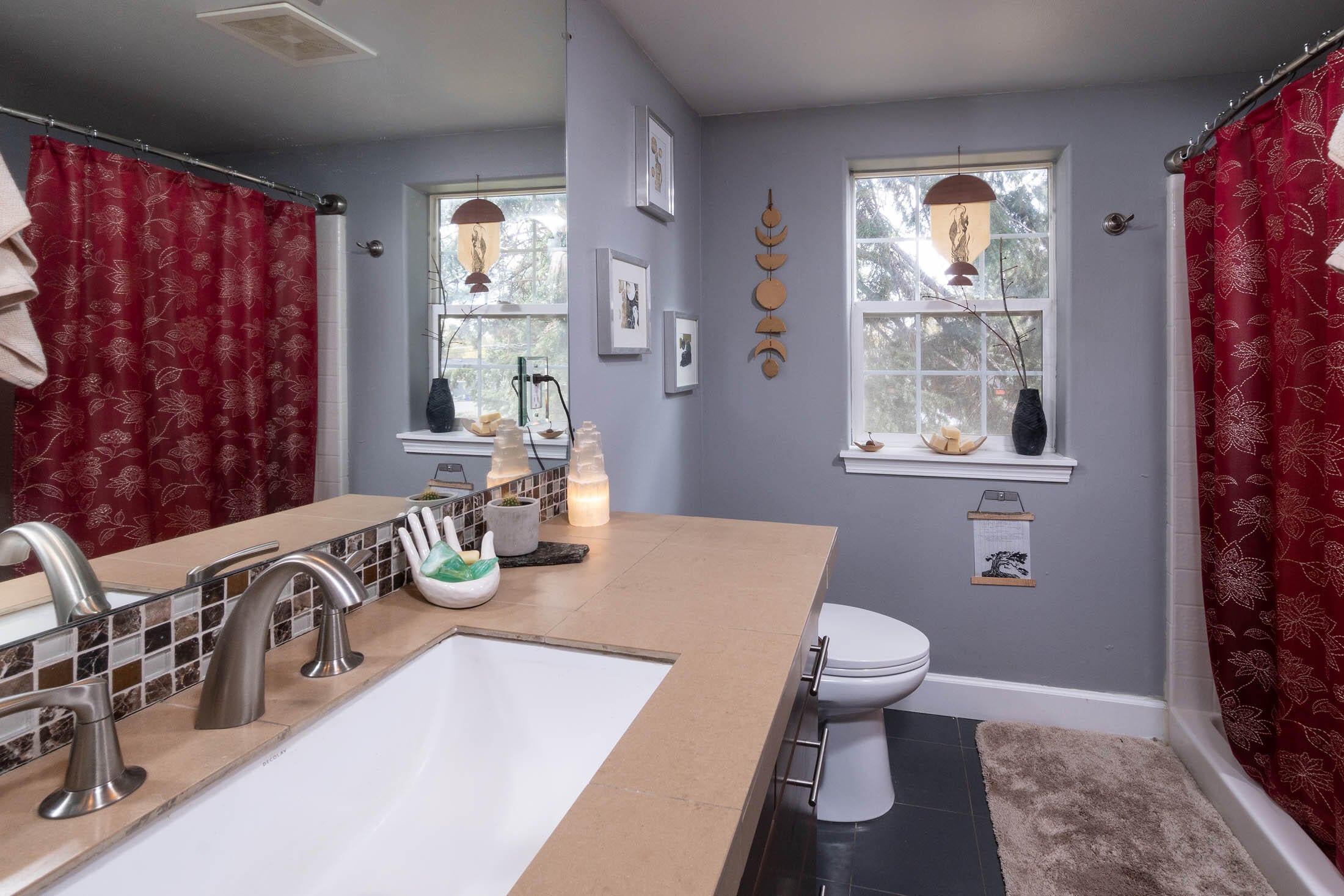 611 Northeast Innes Lane Bend, OR 97701 - Photo 15 of 24 upper level full bathroom