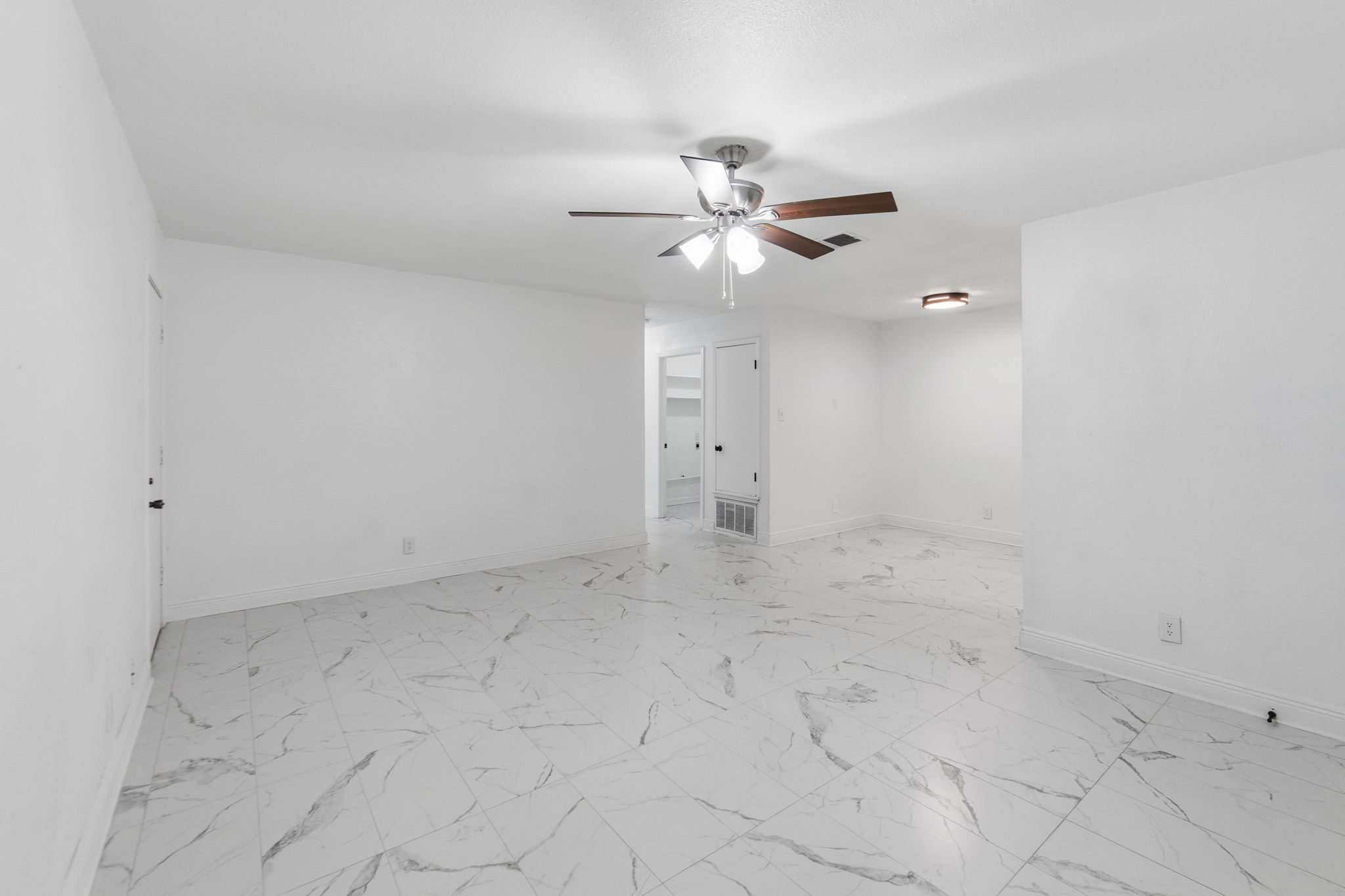 8203 Colony Loop Drive Austin, TX 78724 - Photo 4 of 38