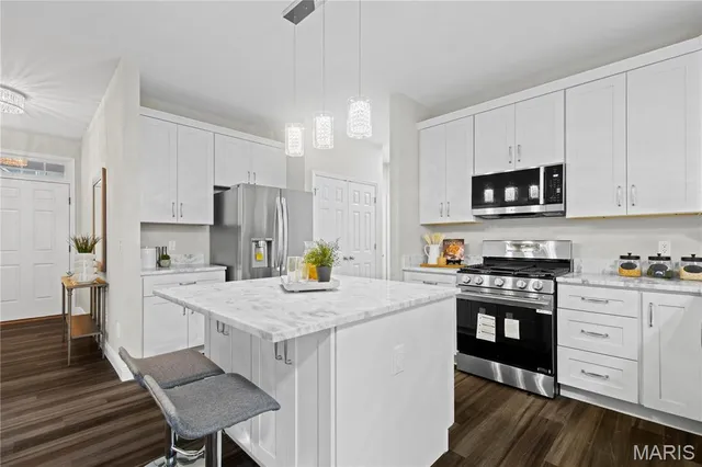 $469,000 | 625 Aspen Trace Drive, St. Peters, MO 63376