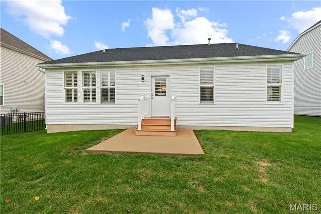 $469,000 | 625 Aspen Trace Drive, St. Peters, MO 63376