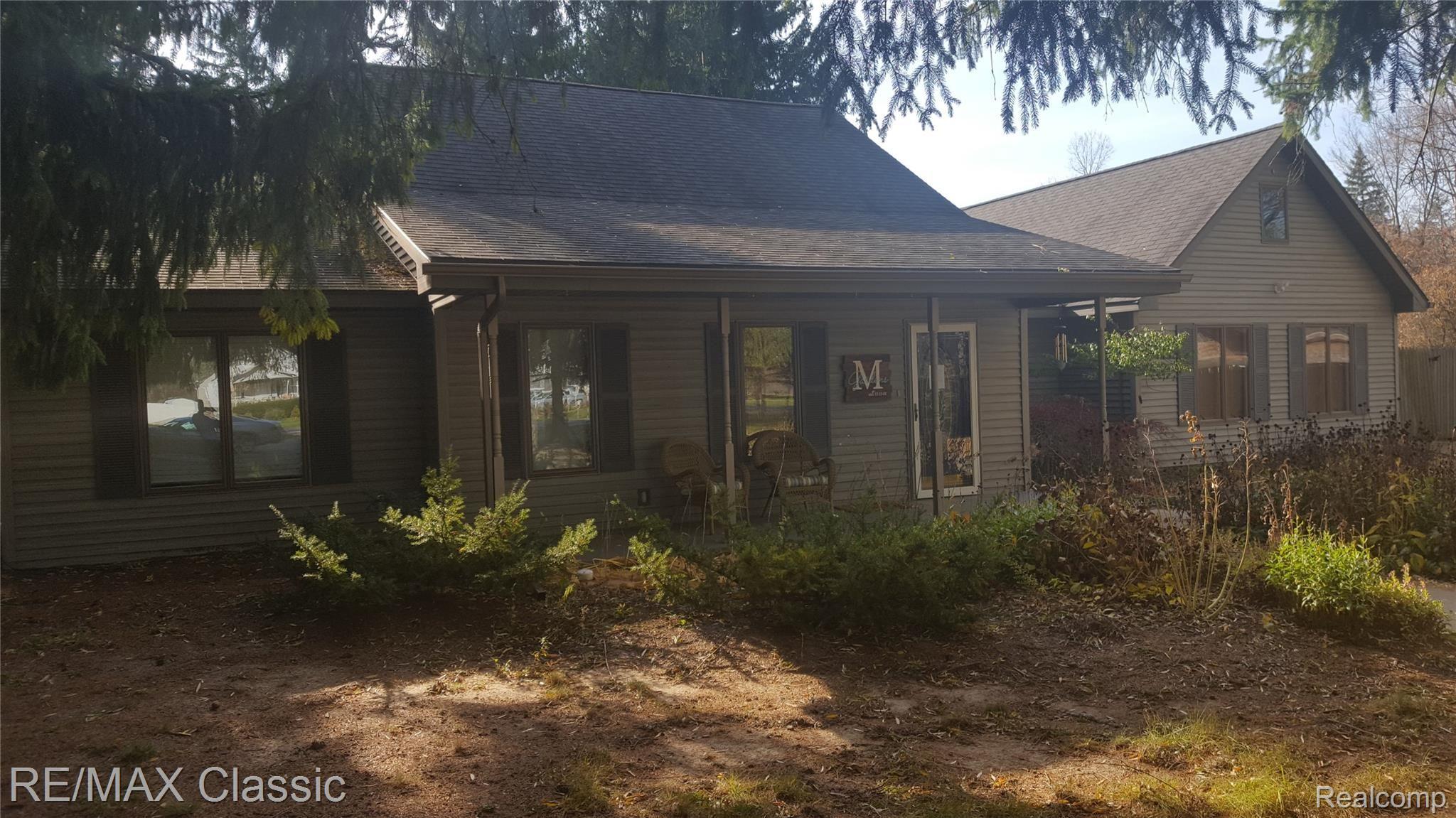 6376 East Pierson Road Flint, MI 48506 - Photo 5 of 59 20201107_112547.jpg