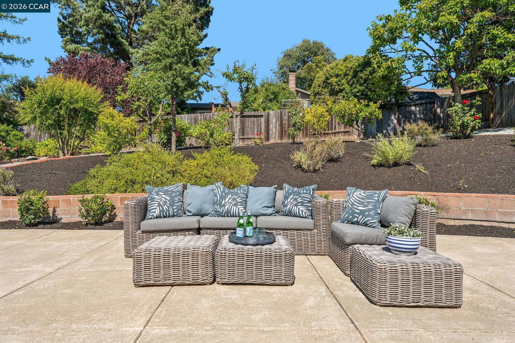 414 Castello Road Lafayette, CA 94549 - Photo 18 of 53