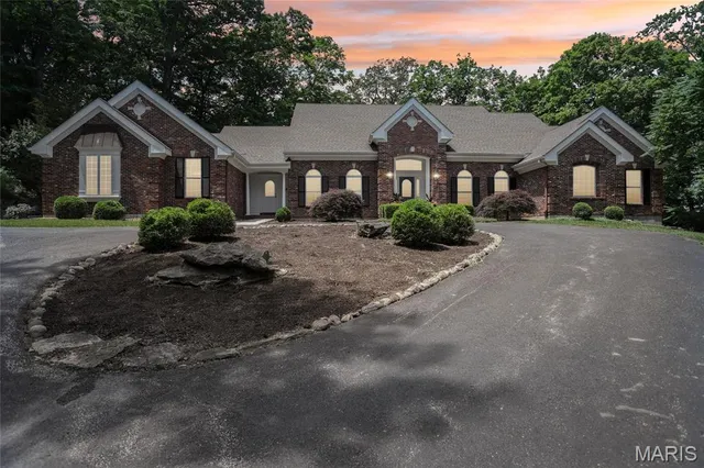 $1,021,500 | 805 Stone Bridge Springs Drive, Wildwood, MO 63038