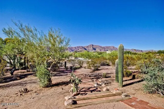 $2,400 | 10653 East Sleepy Hollow Trail, Gold Canyon, AZ 85118